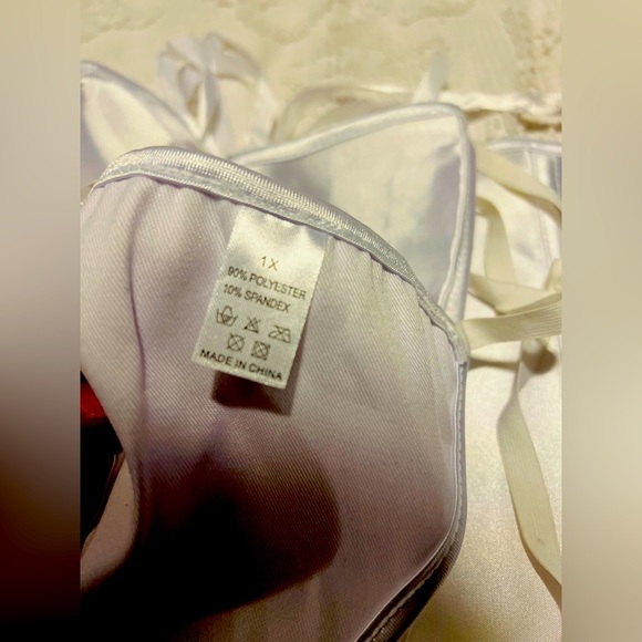 Nwt White Plus size Corset and Thong set - Picture 4 of 4